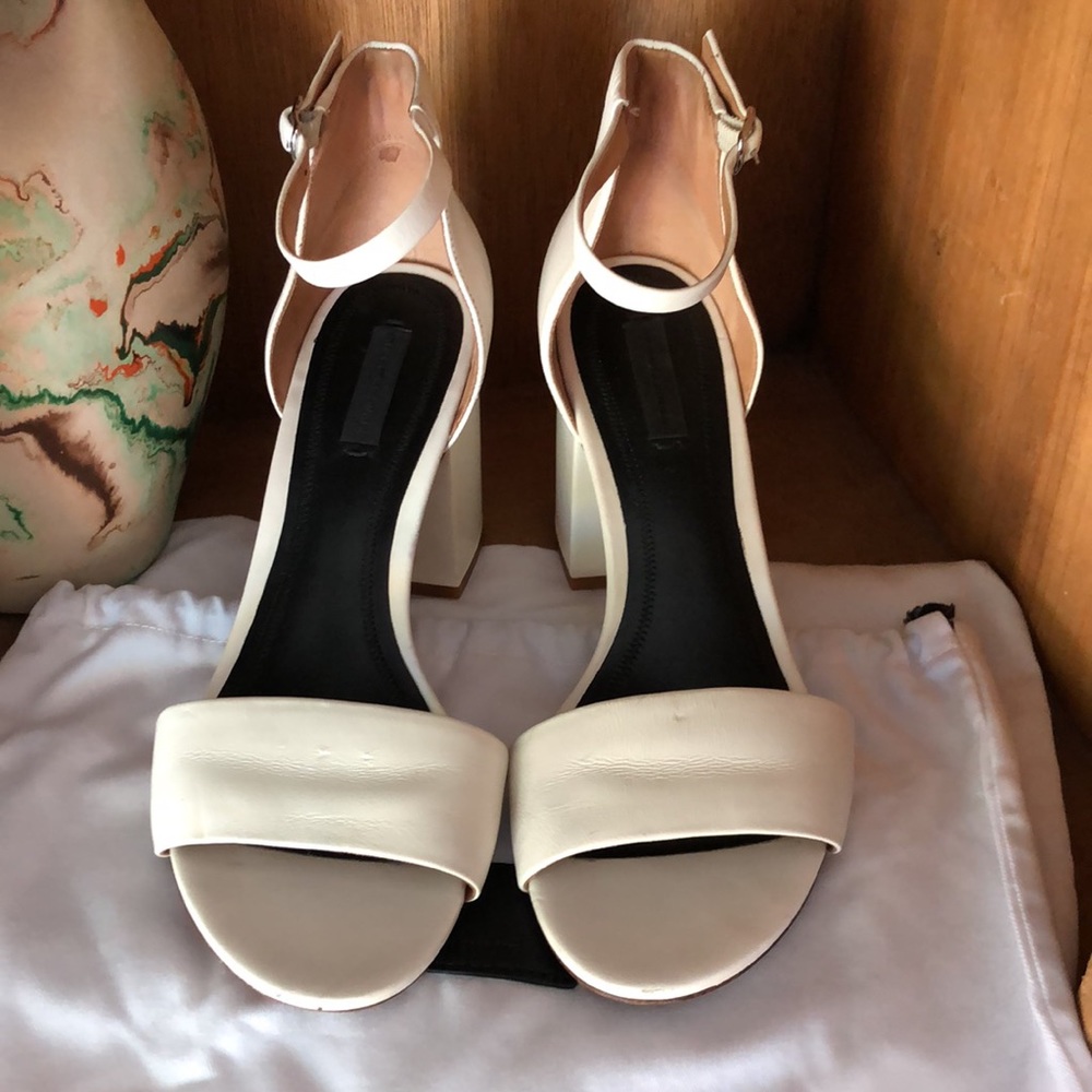 ⭐️⭐️ALEXANDER WANG WHITE BLOCK HEEL SANDAL ⭐️⭐️SZ.40 final price - Picture 3 of 16